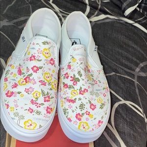 Women floral vans